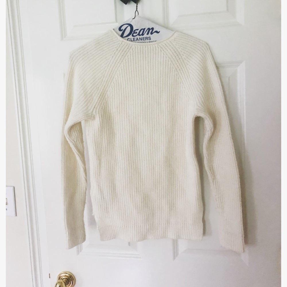 GAP Sweater - Picture 2 of 4